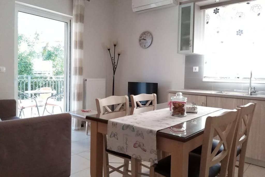 New, Bright, Cozy, Autonomous Apartment With Private Entrance And Garden, 42 M2, 5Min To The Beach And City Center Kalamata Dış mekan fotoğraf