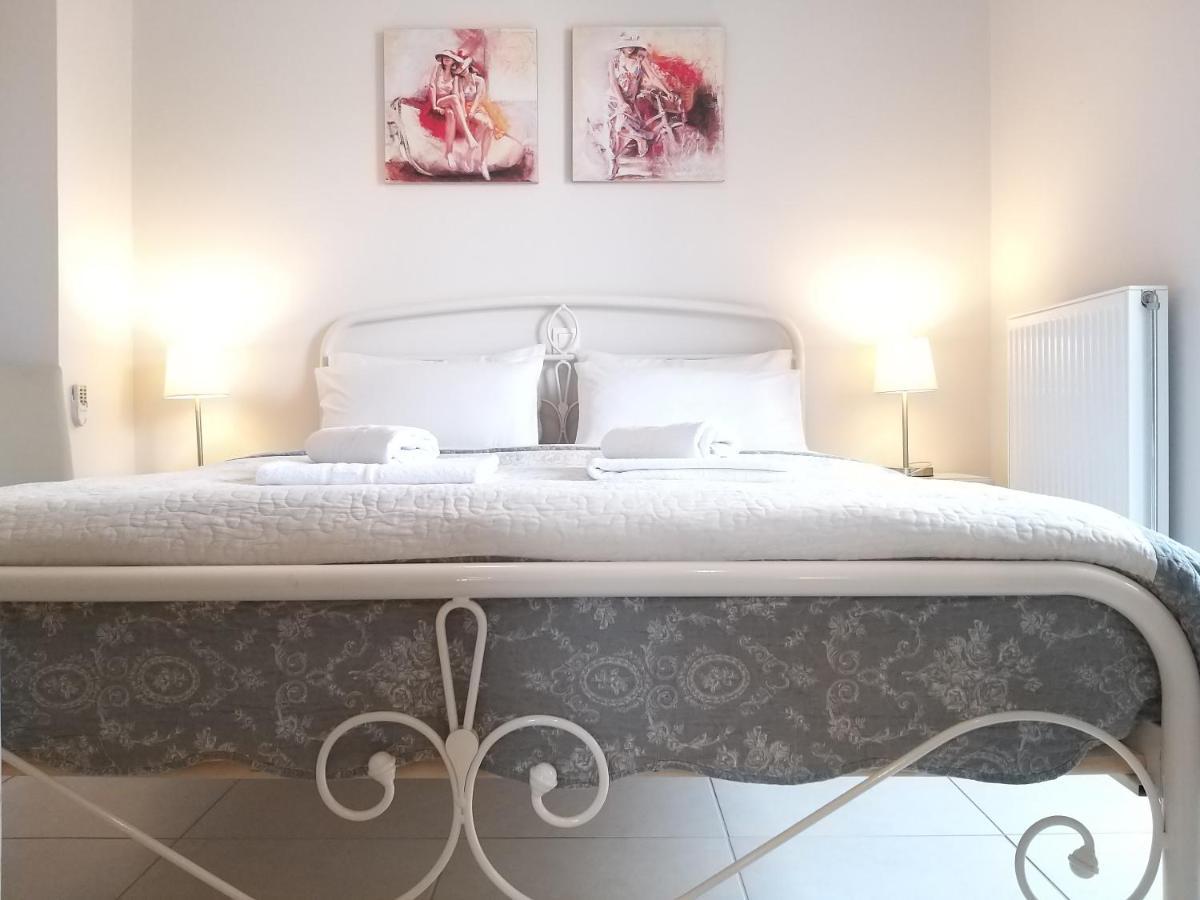 New, Bright, Cozy, Autonomous Apartment With Private Entrance And Garden, 42 M2, 5Min To The Beach And City Center Kalamata Dış mekan fotoğraf